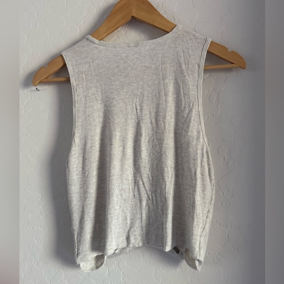 Vuori Cove High neck tank size small - Picture 3 of 5